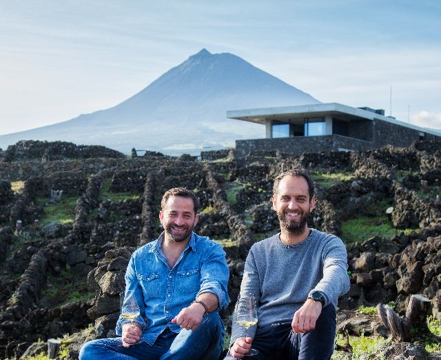 A Equipa da Azores Wine Company conta com dois sócios, pessoas profundamente 