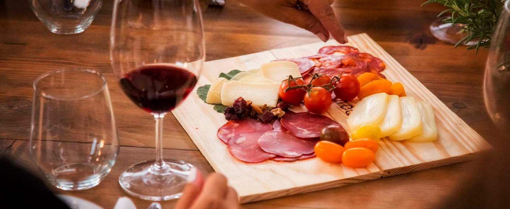 Faça uma viagem pelos vinhos do Douro e desfrute de uma experiência fantástica