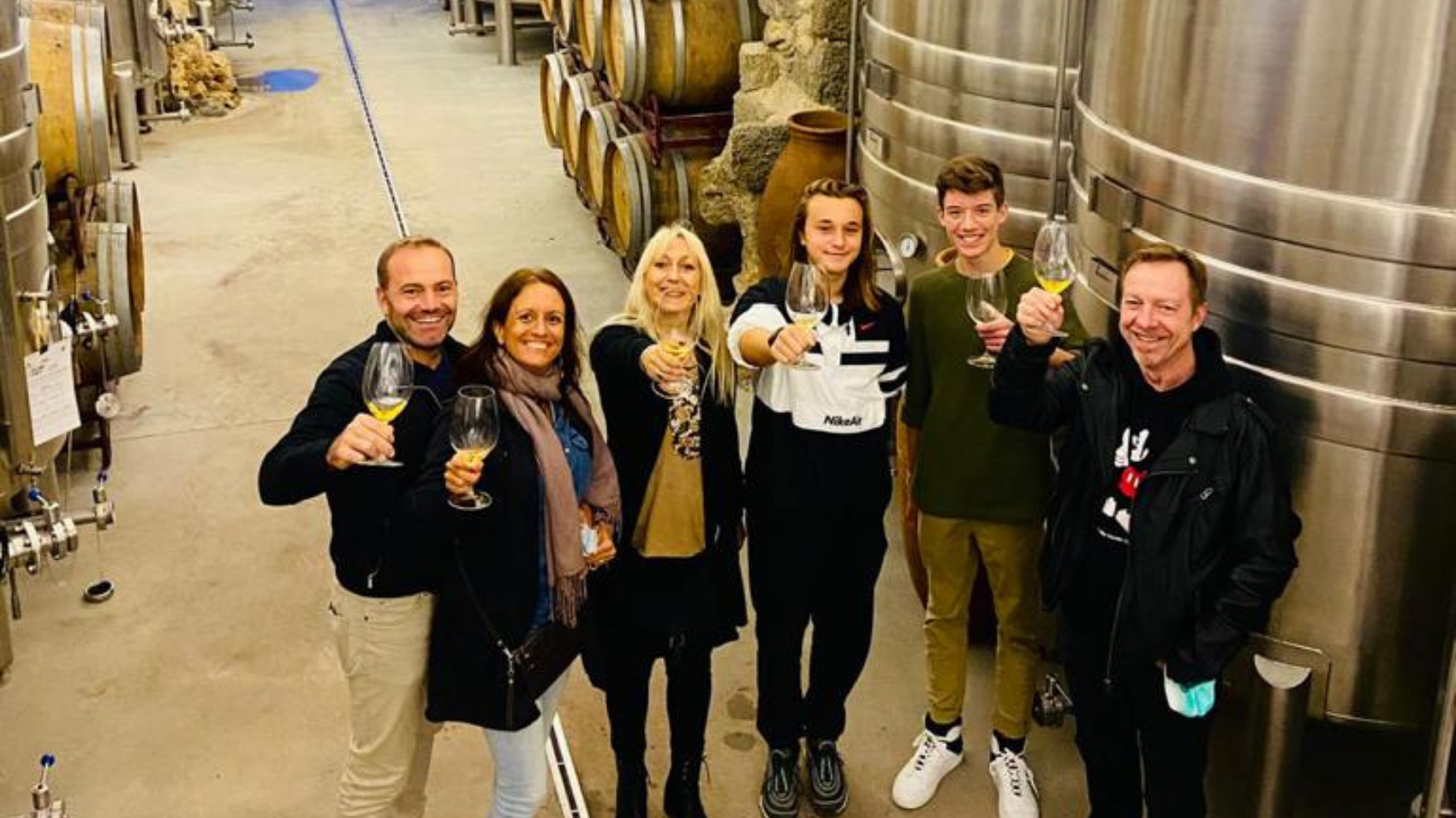 Wine Tasting Big Picture Fitapreta